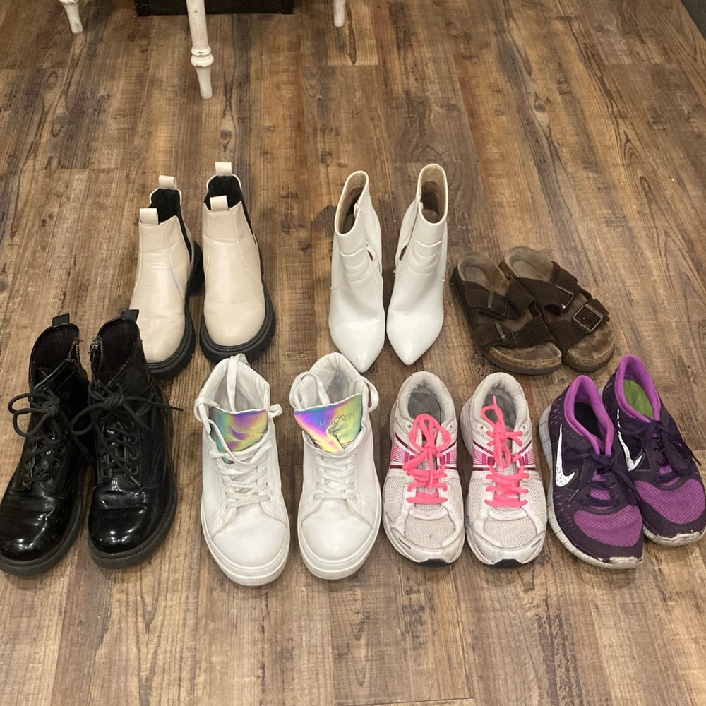 Nike Purple and White Sneakers